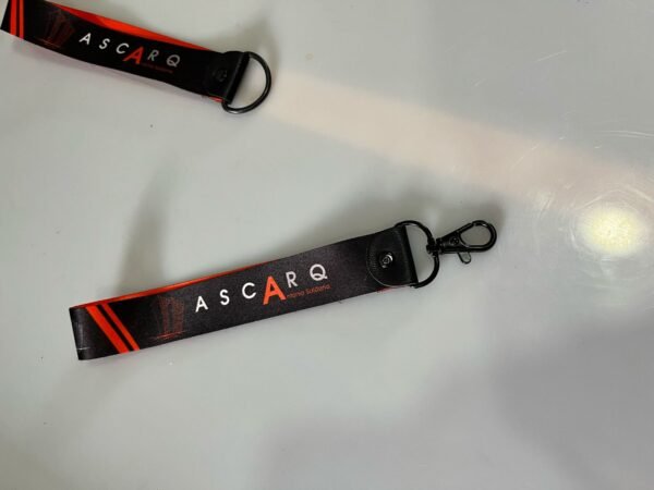 Llavero Personalizado Sublimado Un lado Lanyard para las Llaves Lanyer herraje perico negro y cubre dobladillo zanthy shoes subli santhy