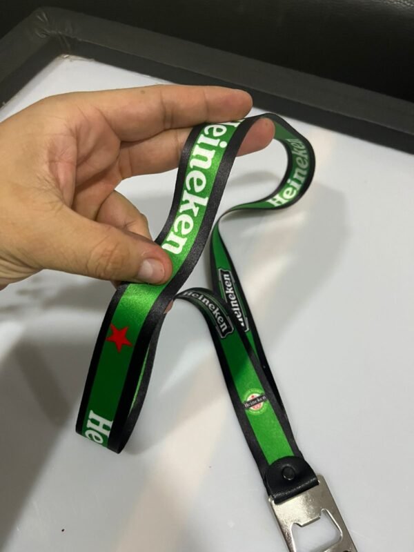 Porta Gafete Lanyard Cerveza Heineken con destapador Portagafete Portacredencial