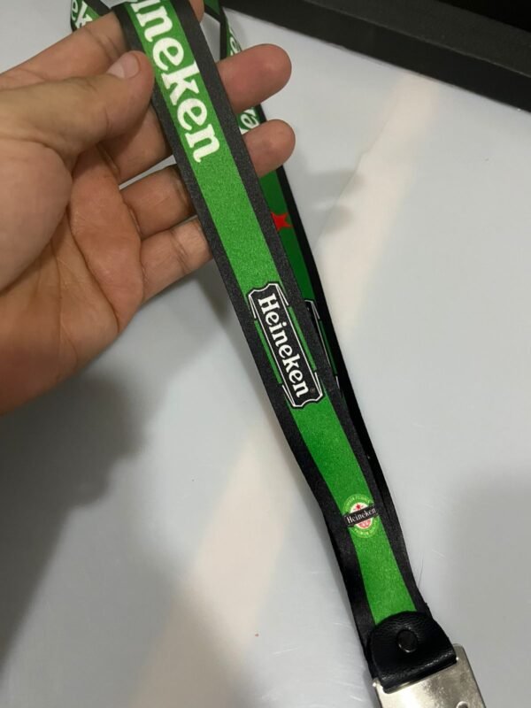 Porta Gafete Lanyard Cerveza Heineken con destapador Portagafete Portacredencial